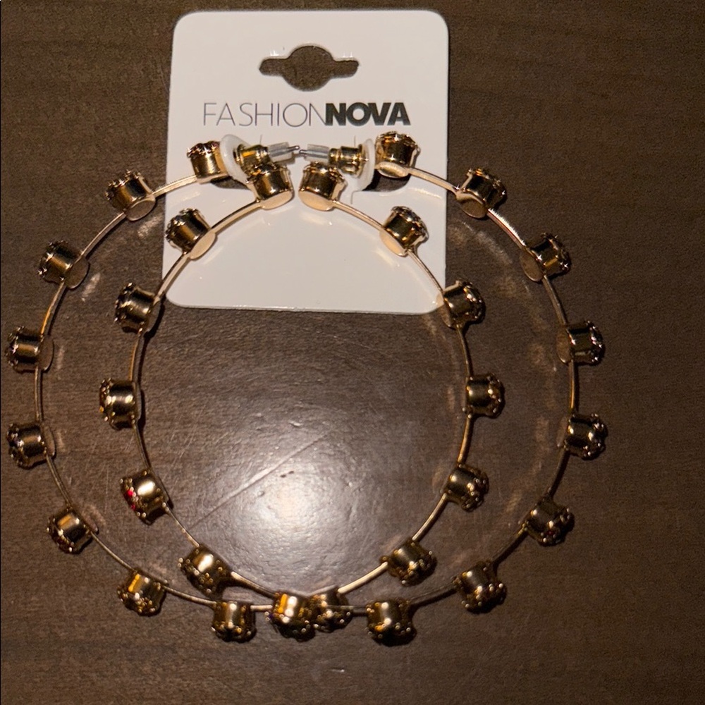 ❤️ New Fashion Nova Elegant Gold Hoop Earrings Multicolor stones.